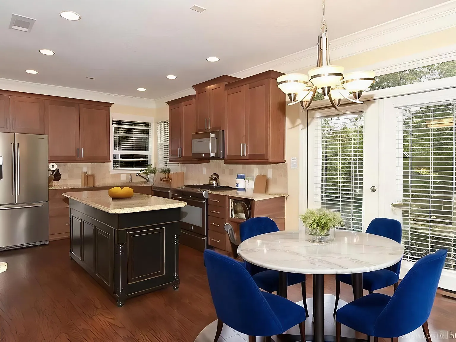 1820 Dresden Dr NE — Photo 2