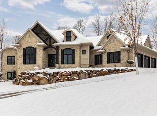 6710 Cottage Hill Ln NE, Cedar Rapids, IA 52411