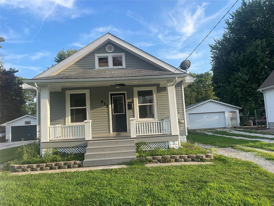 1st image of 611 2nd St