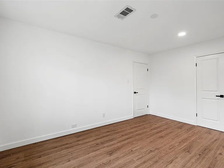 5023 Redstart St — Photo 33