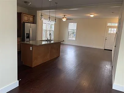 3 bed, 2.5 bath, 1532 sqft, $2,375 — Photo 3