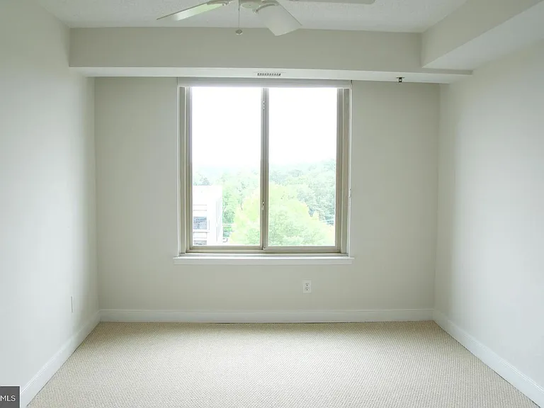 7500 Woodmont Ave #S1019 — Photo 6