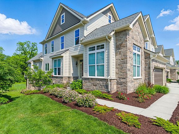 3rd image of 3078 N Spurway Dr