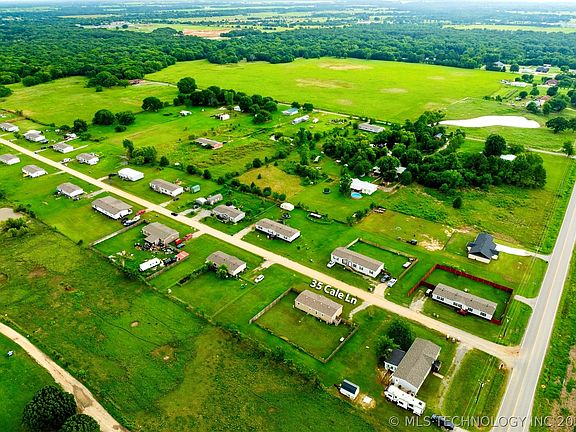 3rd image of 35 Cale Ln