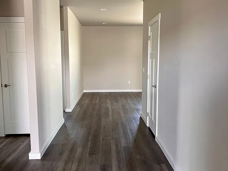 1401 W Bonneville St — Photo 4