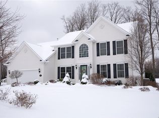 11 Basswood Ln, Orchard Park, NY 14127