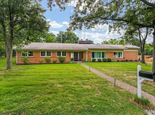 2 Stoneyside Ln, Saint Louis, MO 63132