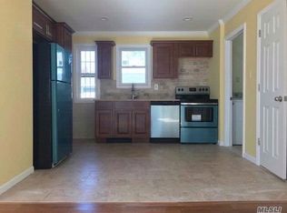 307 Vanderbilt Blvd, Oakdale, NY 11769