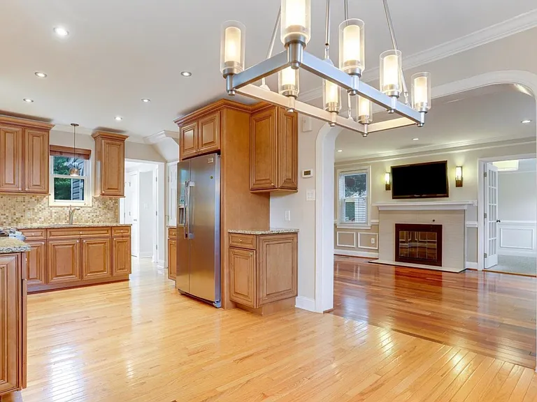 615 N George Mason Dr — Photo 6