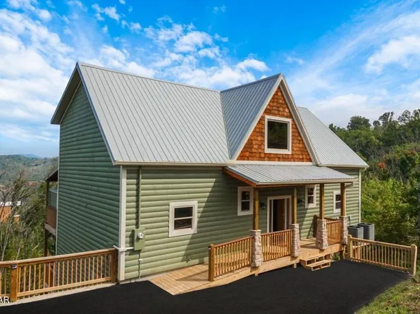 605 Wiley Oakley Dr, Gatlinburg, TN 37738