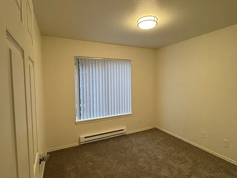 Jefferson Place Apartments — Photo 8