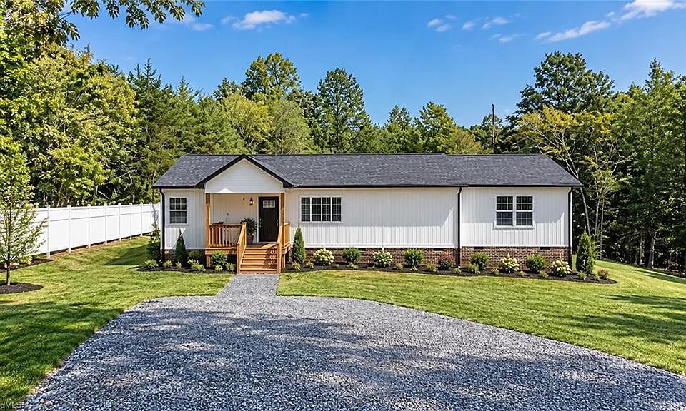 1st image of 3760 Meadowbrook Dr