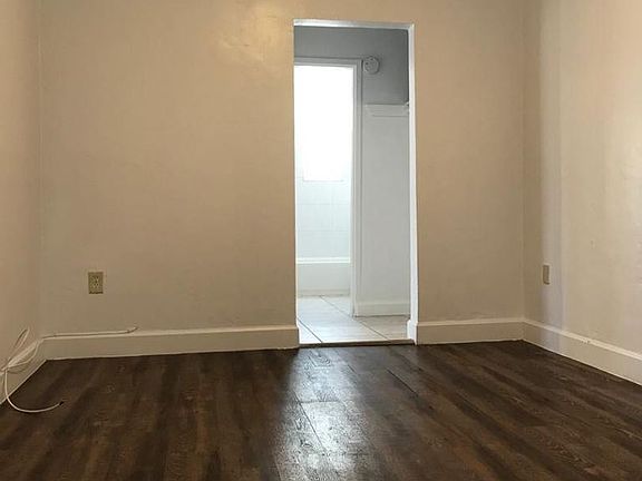 3rd image of 1525 NW 1st Pl APT 23