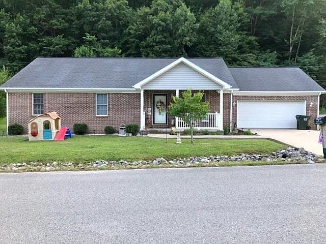 1st image of 105 Stoney Brook Dr