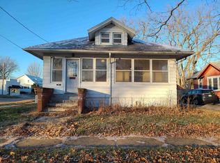 1324 W 6th St, Waterloo, IA 50702
