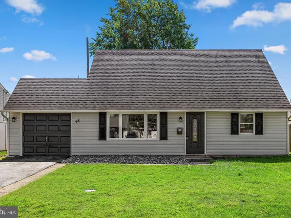 68 Indian Red Rd, Levittown, PA 19057