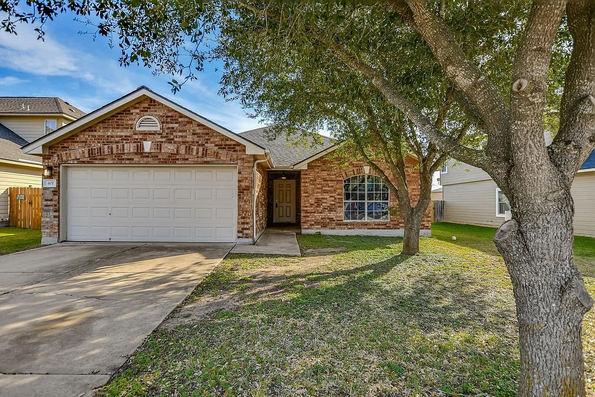 Building Photo - 401 Bandera Woods Blvd
