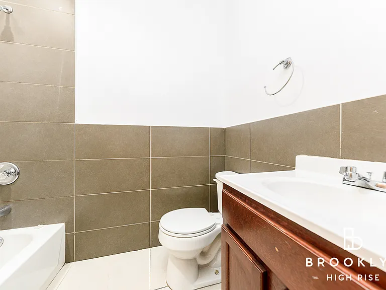 1505 Gates Ave #1B — Photo 8