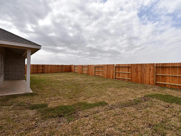 6303 Golden Seaton Dr — Photo 40