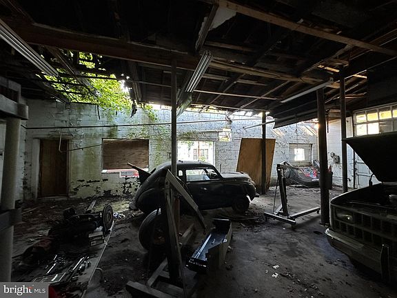 3rd image of 503 Pine Ave