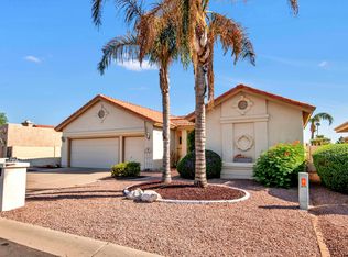 26437 S Lakemont Dr, Sun Lakes, AZ 85248