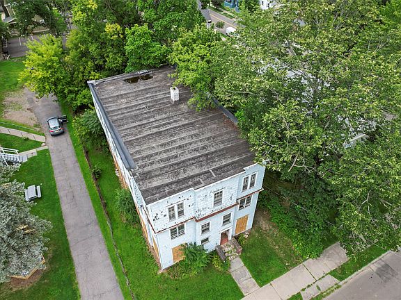 5th image of 93 Walnut St