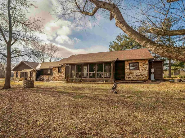 2593 State Highway 184 Hwy, Royalton, IL 62983