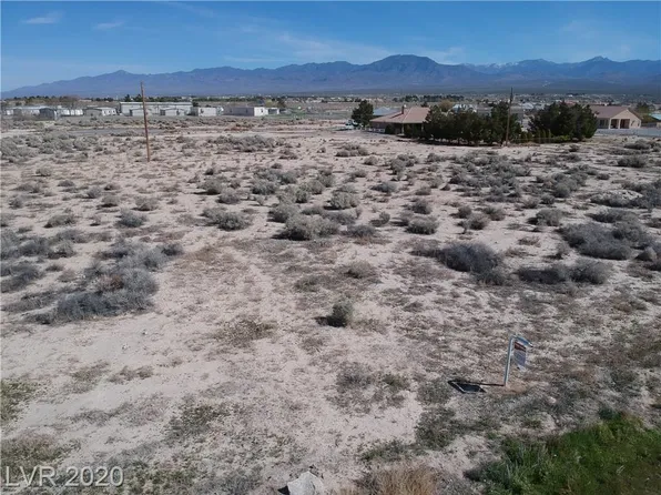 1400 Mount Charleston Dr, Pahrump, NV 89048