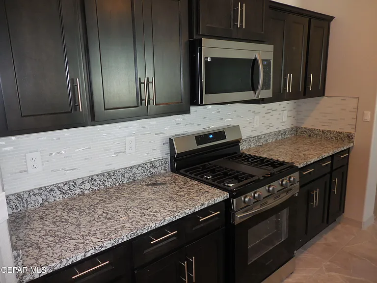 12817 Giovanni Grajeda Ave — Photo 8