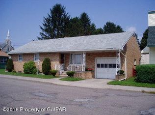 905 Luzerne St, Freeland, PA 18224