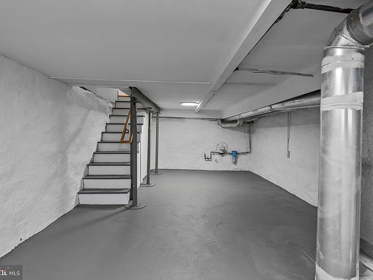 2625 Ellsworth St — Photo 38