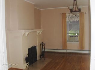 19 5th St #1, Stamford, CT 06905