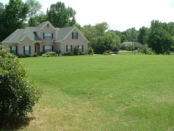 257 Lyndsey Dr, Brighton, TN 38011