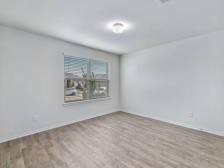 4317 Cordata Dr — Photo 17