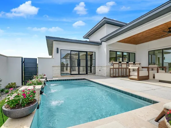 109 Island Court, Horseshoe Bay, TX 78657