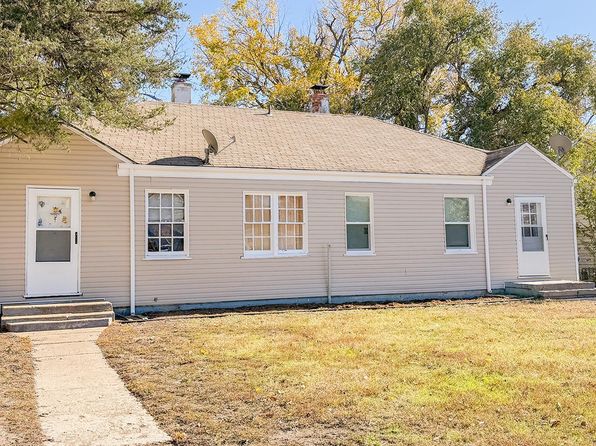 wichita-kansas-443187045 picture