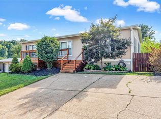 1709 Chinkapin Dr, High Ridge, MO 63049