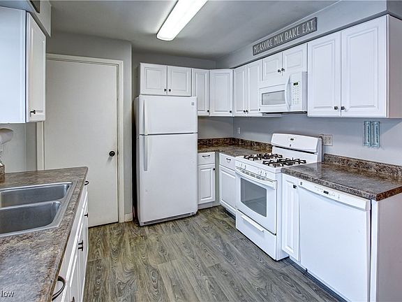 4th image of 6815 Middlebrook Blvd