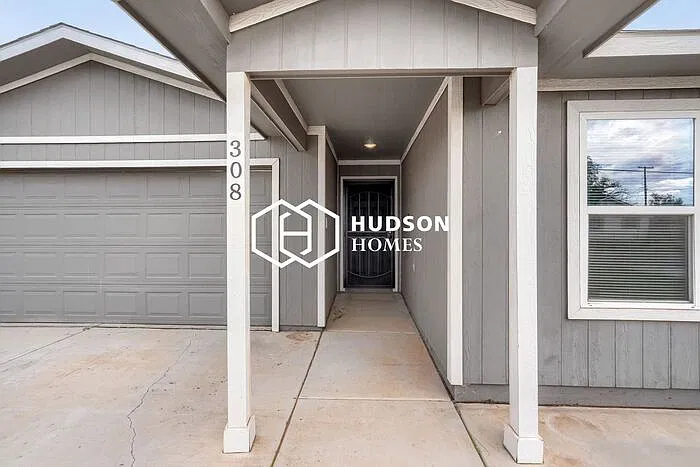 3 bed, 2.0 bath, 1298 sqft, $999 — Photo 3