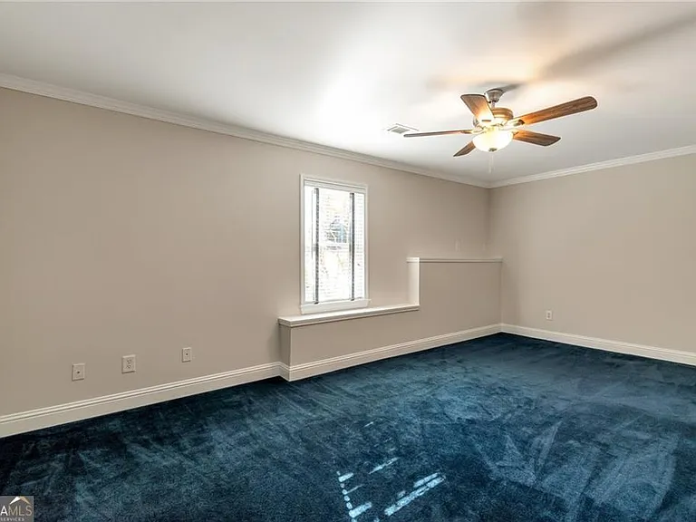 115 Wolf Willow Ct — Photo 42