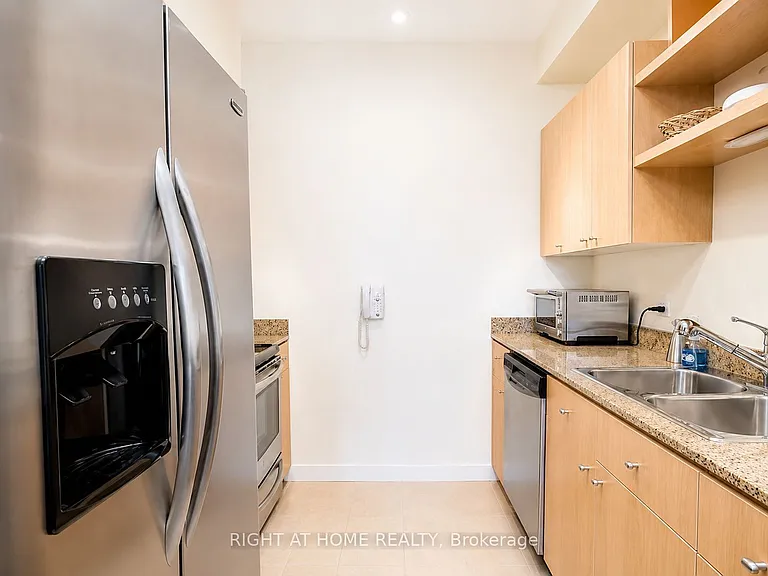 361 Front St W #3602 — Photo 11