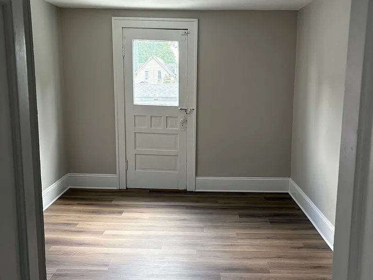 128 N Seffner Ave — Photo 19