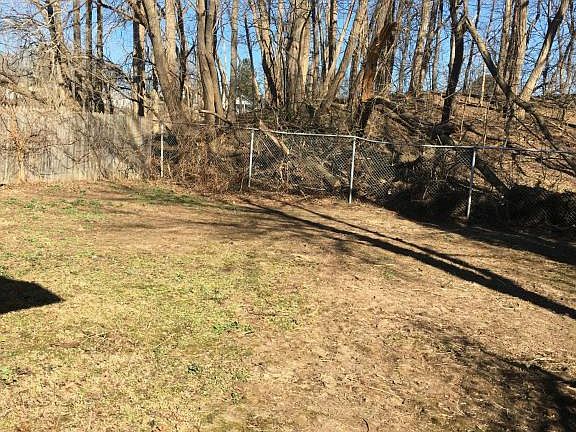 2nd image of 61 Daytona Ave