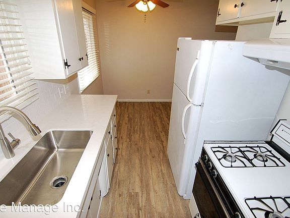 4th image of 6124 E Ocean Blvd APT B