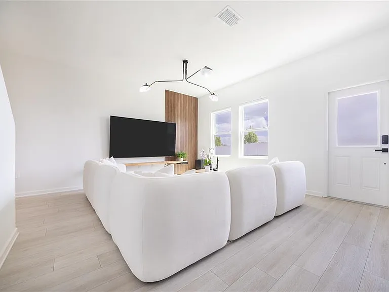 8688 Sportsman Loop — Photo 9