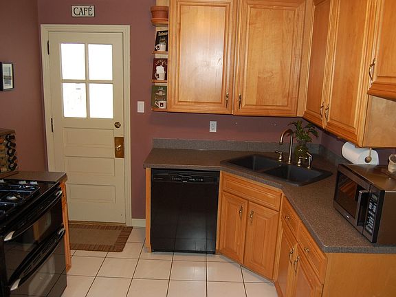 Updated Kitchen with Corian Counter-tops!