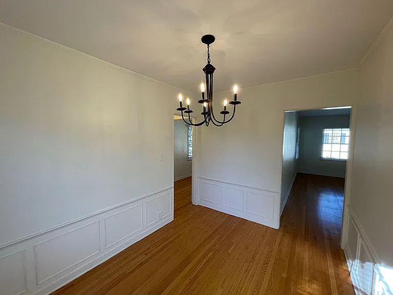 228-230 S Oakland Ave — Photo 6