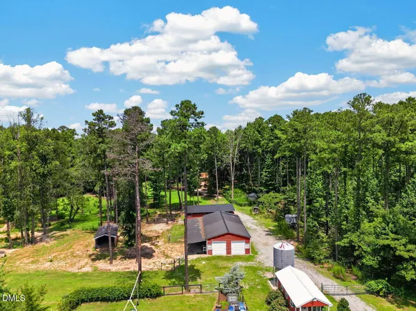 2570 Tarheel Rd, Benson, NC 27504