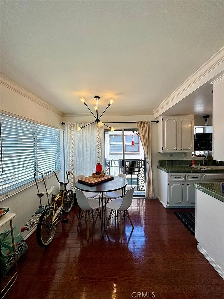 1 bed, 654 sqft, $2,100 — Photo 3