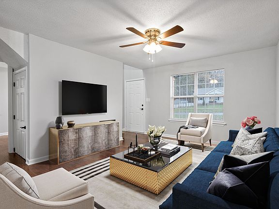 4th image of 818 Shelton Cir